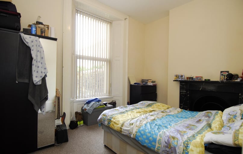 17 Woodland Terrace,, Greenbank, Plymouth - Image 1